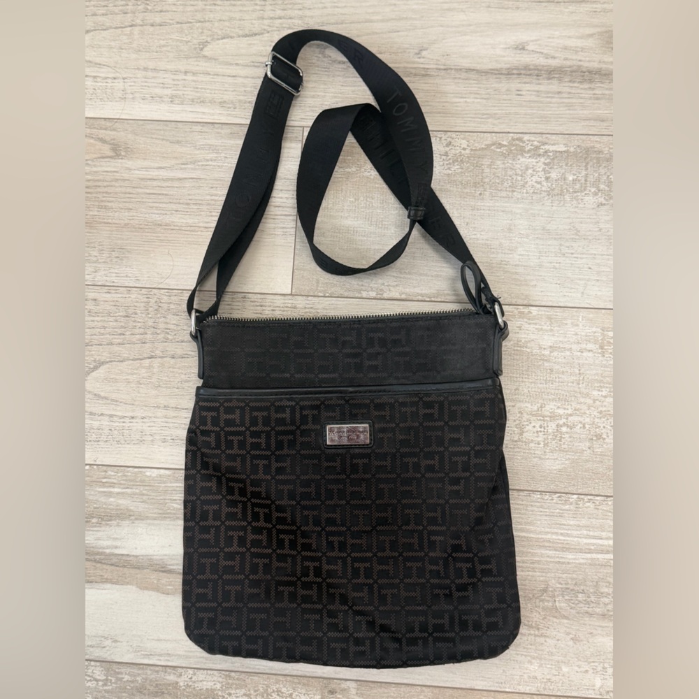 Tommy Hilfiger Black Jacquard Messenger Crossbody